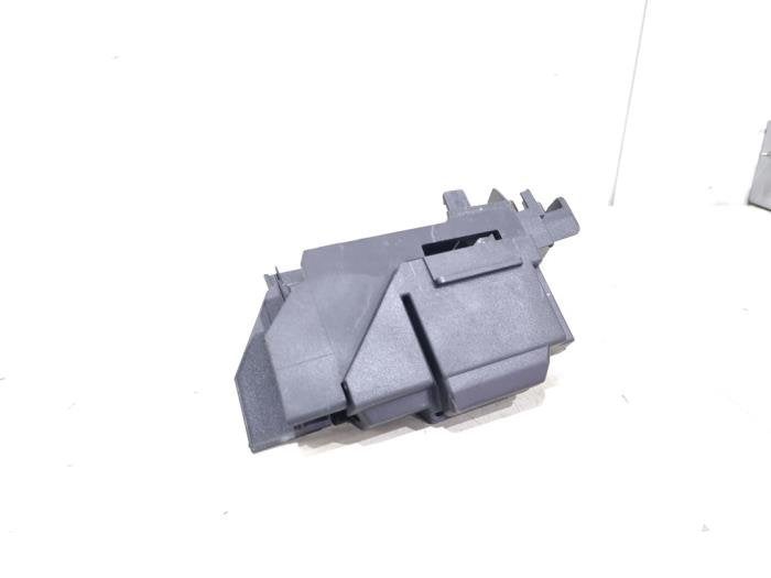 Boîte à fusibles d'un Volkswagen Crafter, Volkswagen, -, 3 mois de garantie, Utilisé