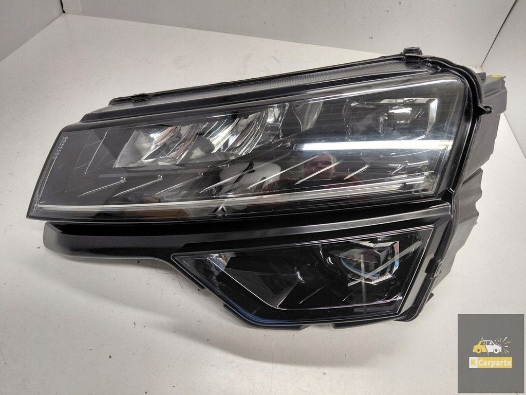 57B.941.015.D, Clignotant LED complet Skoda Koroq, Infoline@skoda-auto.cz, Tr. Vaclava Klementa 869
293 01  Mlada Boleslav, CZ