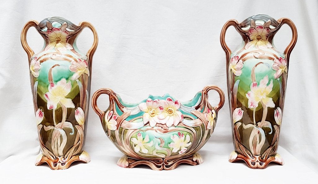 Driedelig Art Nouveau garnituur., Antiek en Kunst, Antiek | Keramiek en Aardewerk, Ophalen of Verzenden