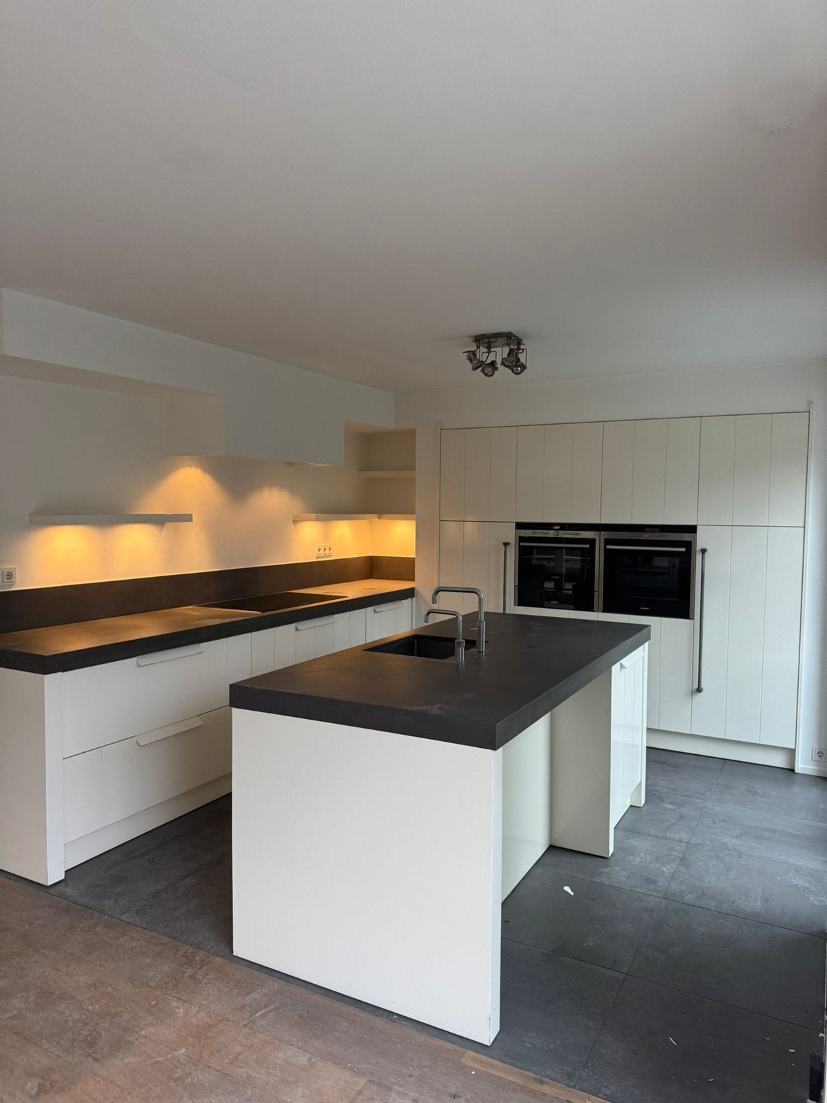 îlot de cuisine À partir de 8 999€ MAINTENANT 7 9999€, Maison & Meubles, Cuisine | Cuisines complètes, Enlèvement ou Envoi, Autres couleurs