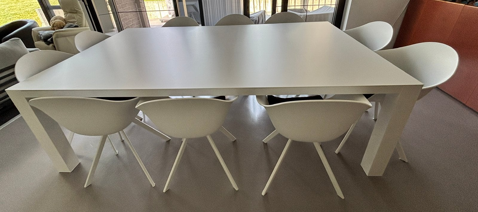 Table et 10 chaises, Comme neuf, Enlèvement, 200 cm ou plus, Cinq personnes ou plus