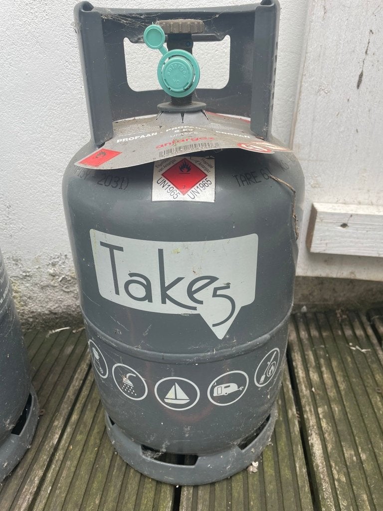 2 propaangasflessen Antargaz Take5 (5 kg) + waarborgkaarten, Ophalen