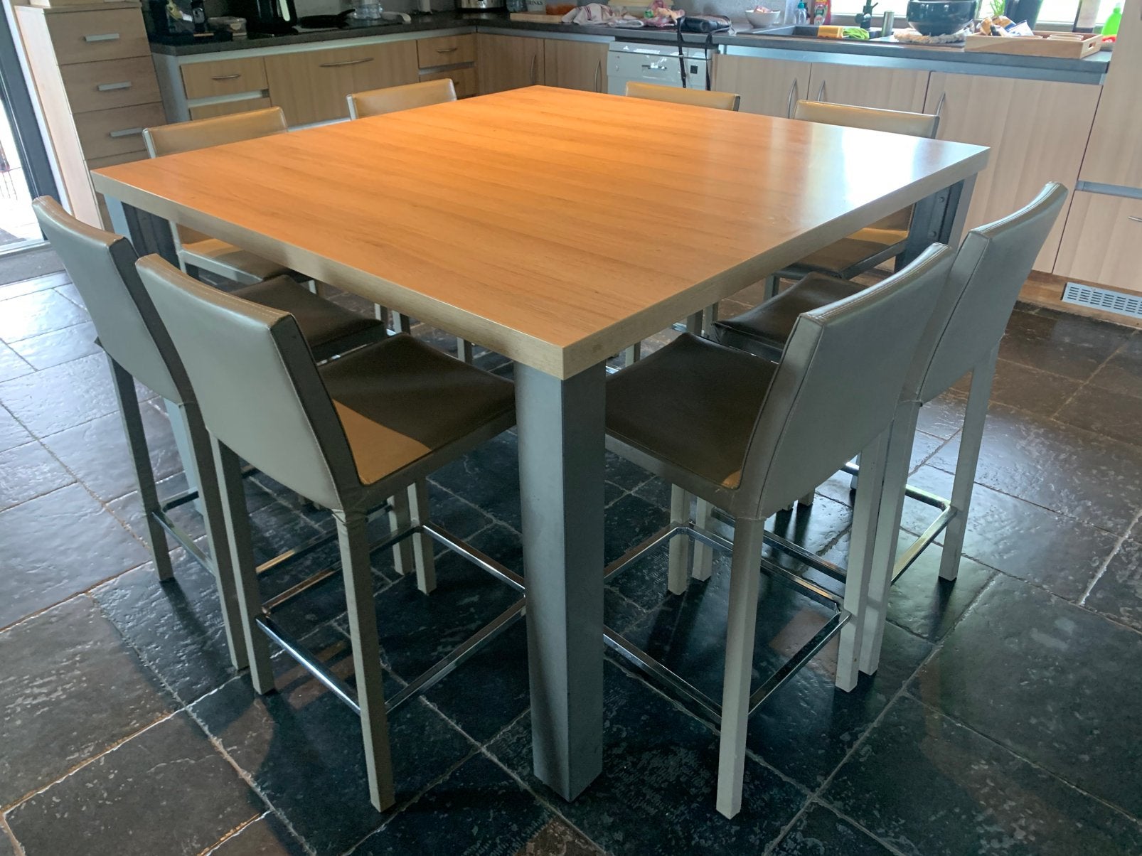 Hoge eettafel + 8 stoelen, Ophalen, Gebruikt