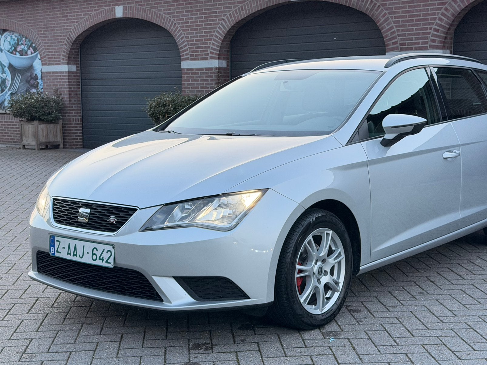 SEAT LEON ST 1.6CC EURO 5B 2015 105CV GARANTIE TRÈS PROPRE, Autos, Achat, Entreprise, 5 portes, Cuir