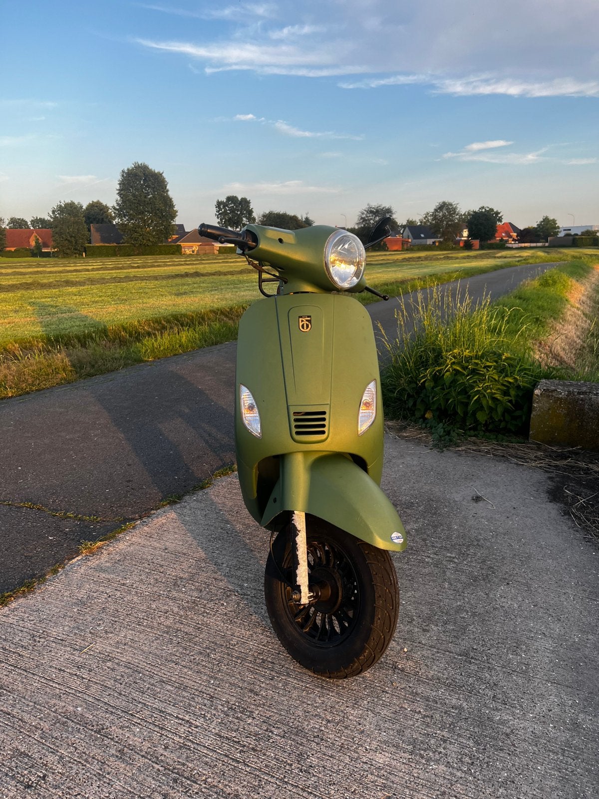 BTC RIVA, Fietsen en Brommers, Ophalen, Klasse A (25 km/u), Zo goed als nieuw, Benzine