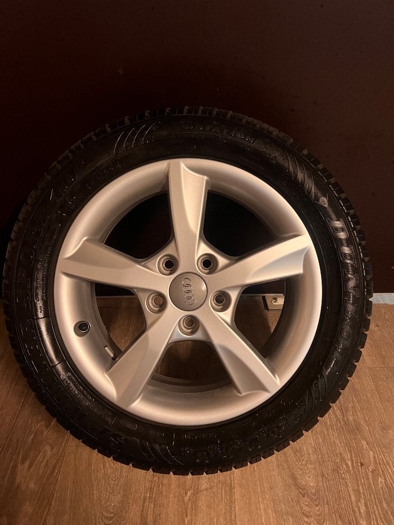 Roues d'hiver 16" d'origine pour Audi A3 - excellent état, Autos : Pièces & Accessoires, Pneus & Jantes, Pneus hiver, 16 pouces