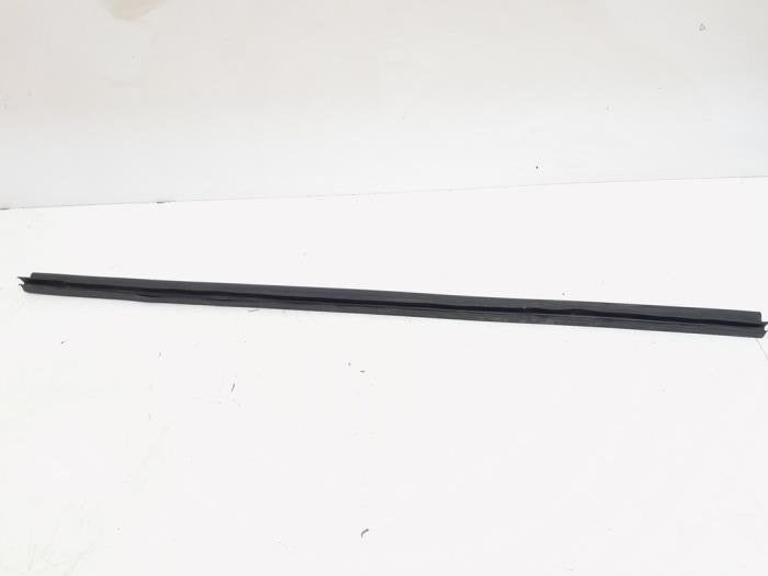 Motorkaprubber van een Audi A4, Gebruikt, -, -, -