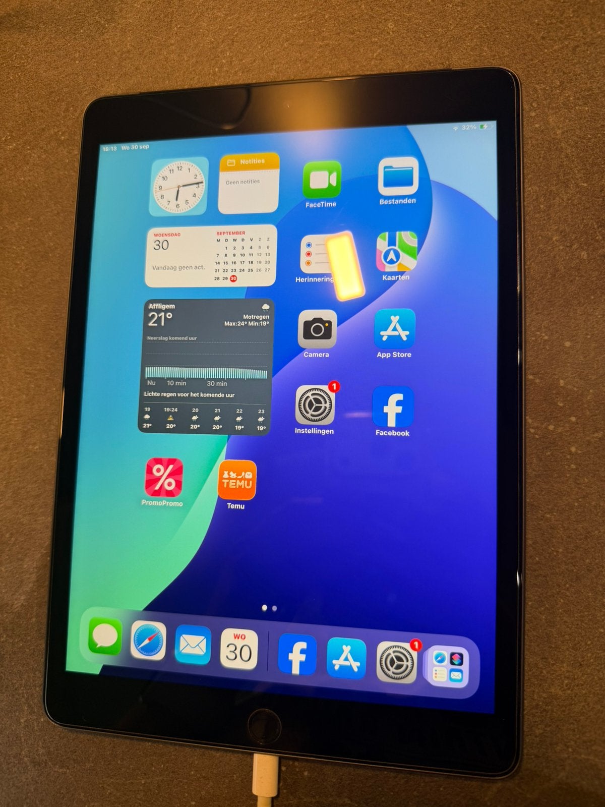 Apple iPad 9e 256 Go Wi-Fi + cellulaire noir, Apple iPad, Comme neuf, Enlèvement, Wi-Fi et Web mobile