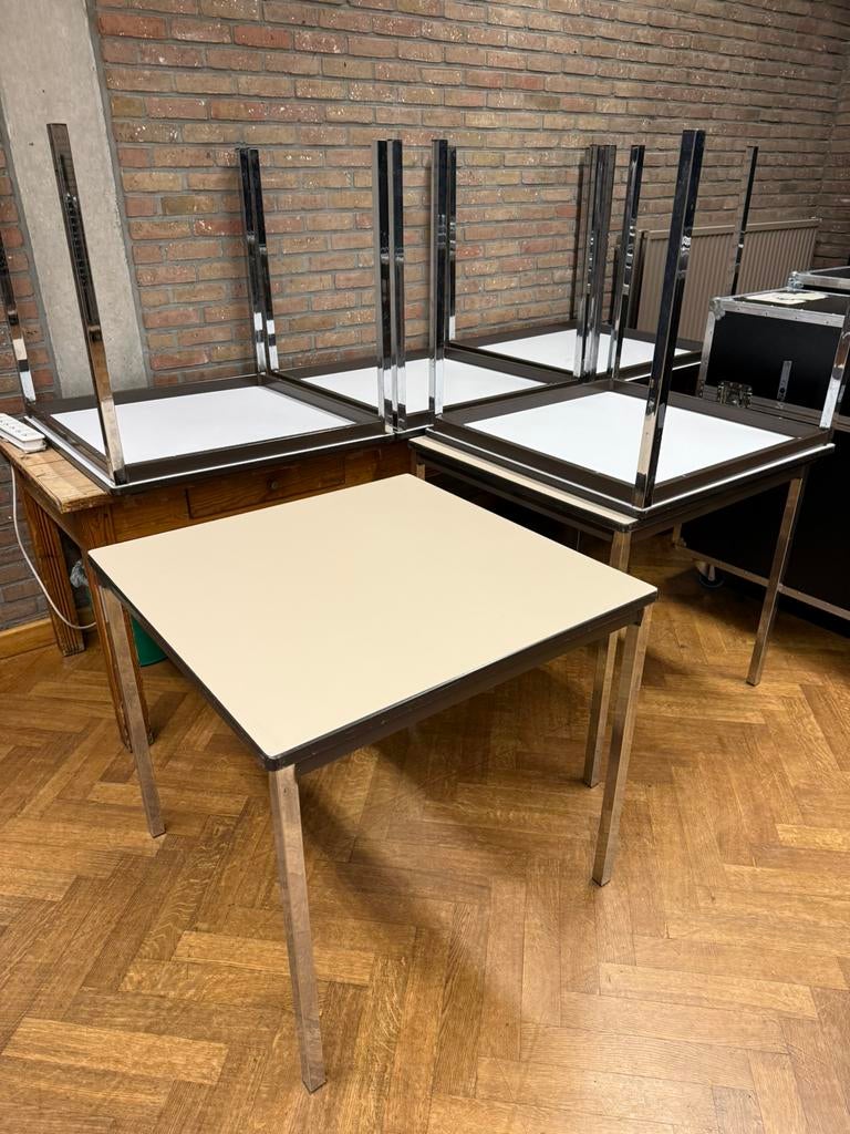 tafels, Ophalen, Zo goed als nieuw