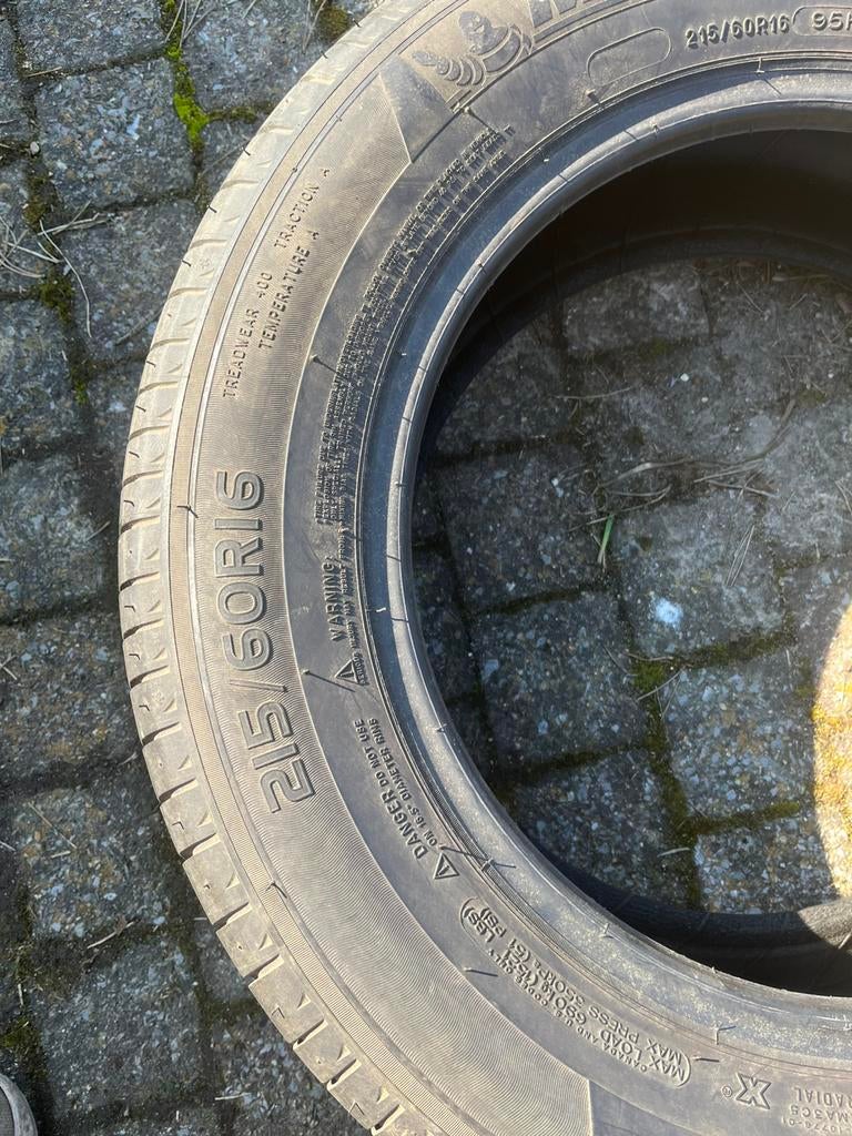 2 pneu 215/60R16 ete 7 mm, Ophalen, Zo goed als nieuw