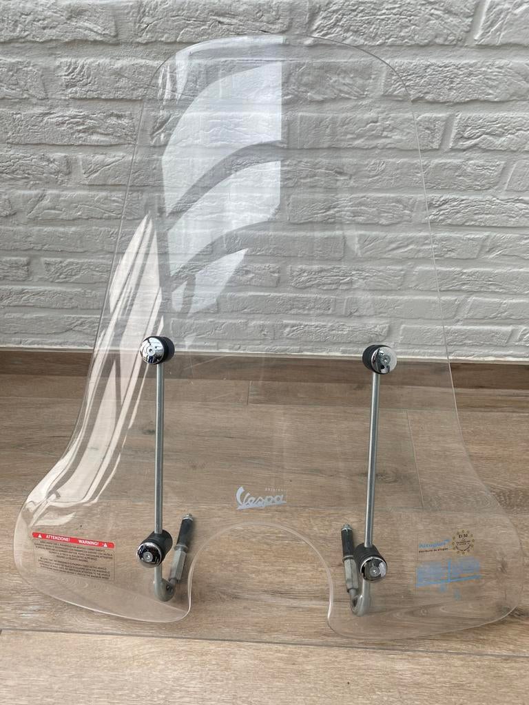 Vespa hoog windscherm, Ophalen, Zo goed als nieuw