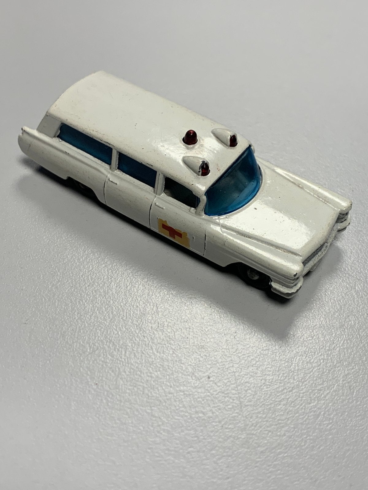 Match box by Lesney #54 Ambulance Cadillac Vintage, Enlèvement ou Envoi, Utilisé, Voiture, Lesney