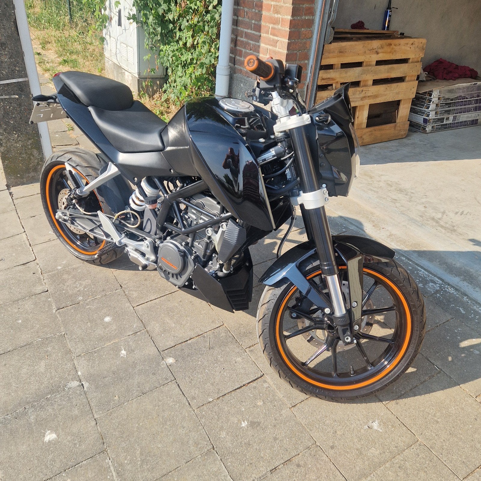 ktm duke 125 full black 3956km !!!, Motoren, Motoren | KTM, Particulier, 11 kW of minder, 1 cilinder, Handgeschakeld, Occasion
