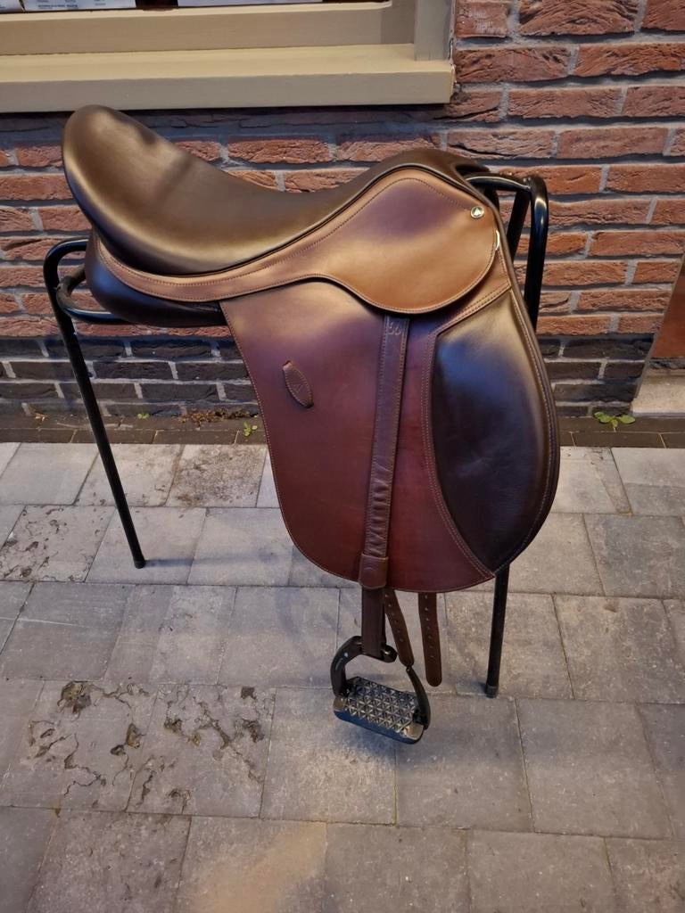 Veelzijdigheidszadel Arena 18 inch, Dieren en Toebehoren, Ophalen