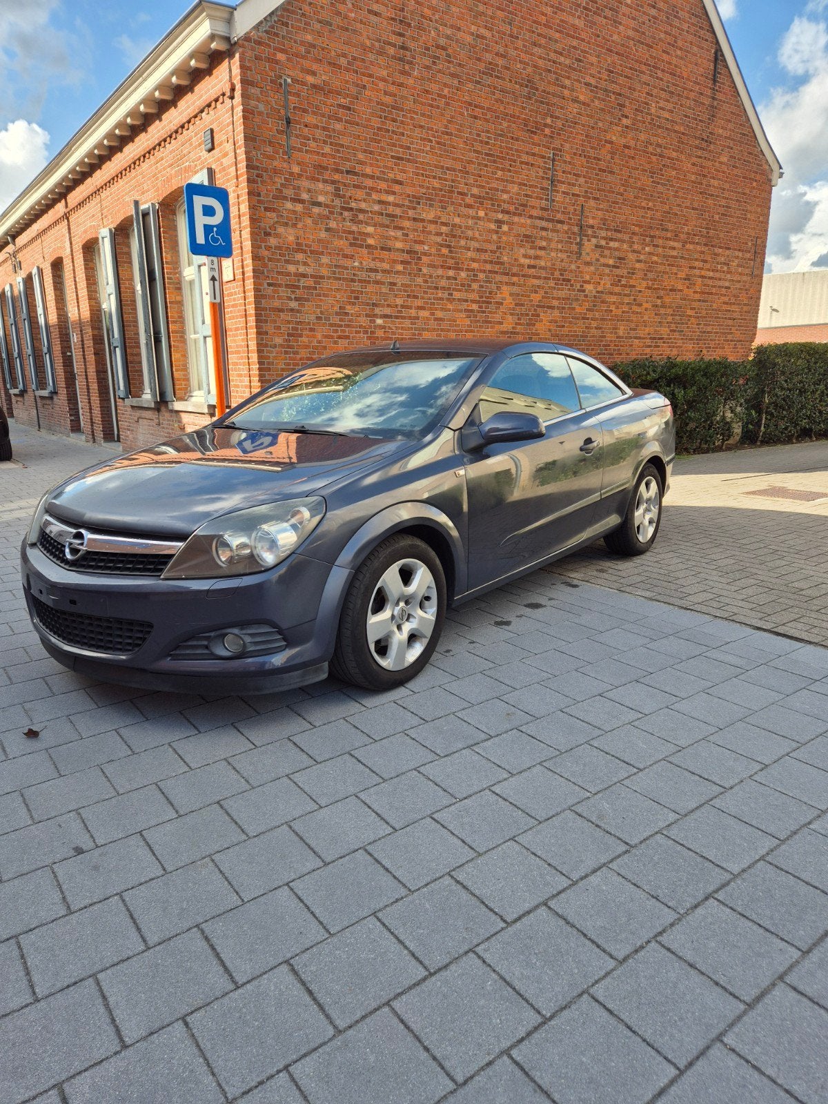 Opel astra twintop 1.6 benzine, Auto's, Voorwielaandrijving, Stof, Zwart, Cabriolet