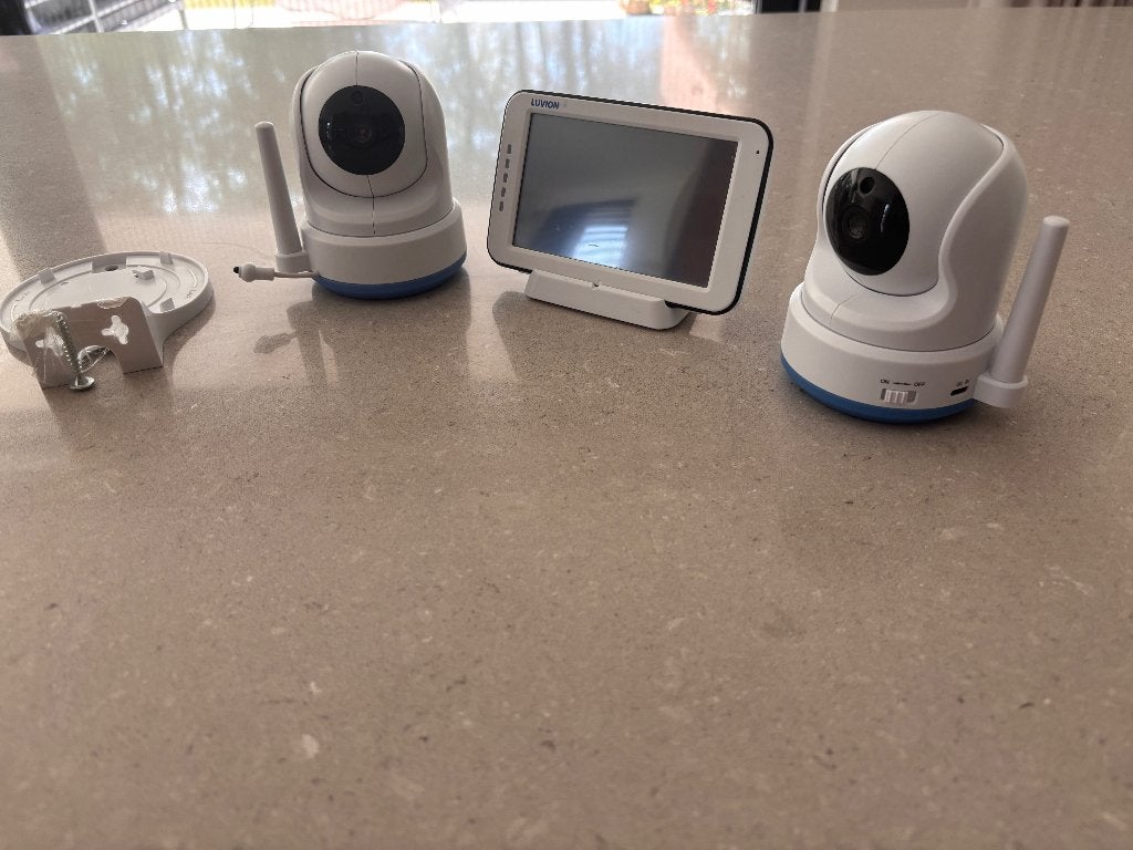 Luvion Babyfoon met 2 camera's, Kinderen en Baby's, Babyfoons, Verzenden, Zo goed als nieuw, 250 meter of meer, Camera