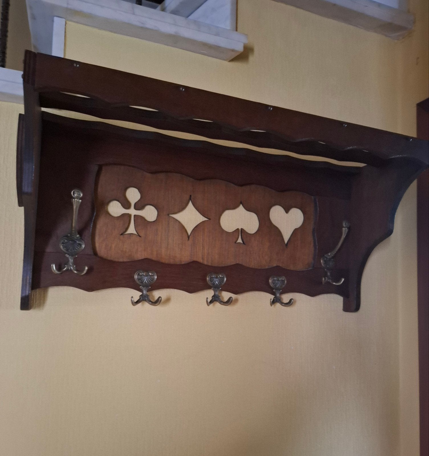 Porte-manteau mural vintage avec étagère à chapeaux, Enlèvement, Comme neuf, Portemanteau mural