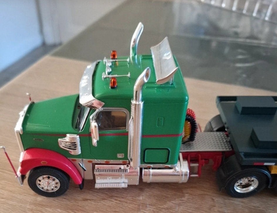 Freightliner Coronado met trailer 1:43 in originele doos., Ophalen of Verzenden