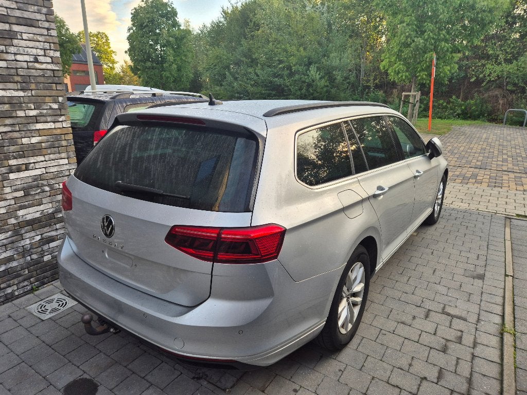 Volkswagen Passat Variant 2021 2.0tdi AC Navi Cam. GARANTIE, Autos, 90 kW, Argent ou Gris, Achat, Euro 6
