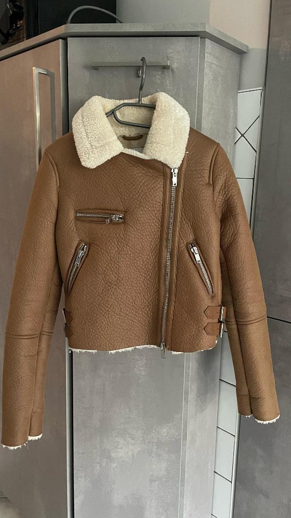 Nieuw BERSHKA beige bontjas S, Kleding | Dames, Beige, Nieuw, Maat 36 (S), Bershka