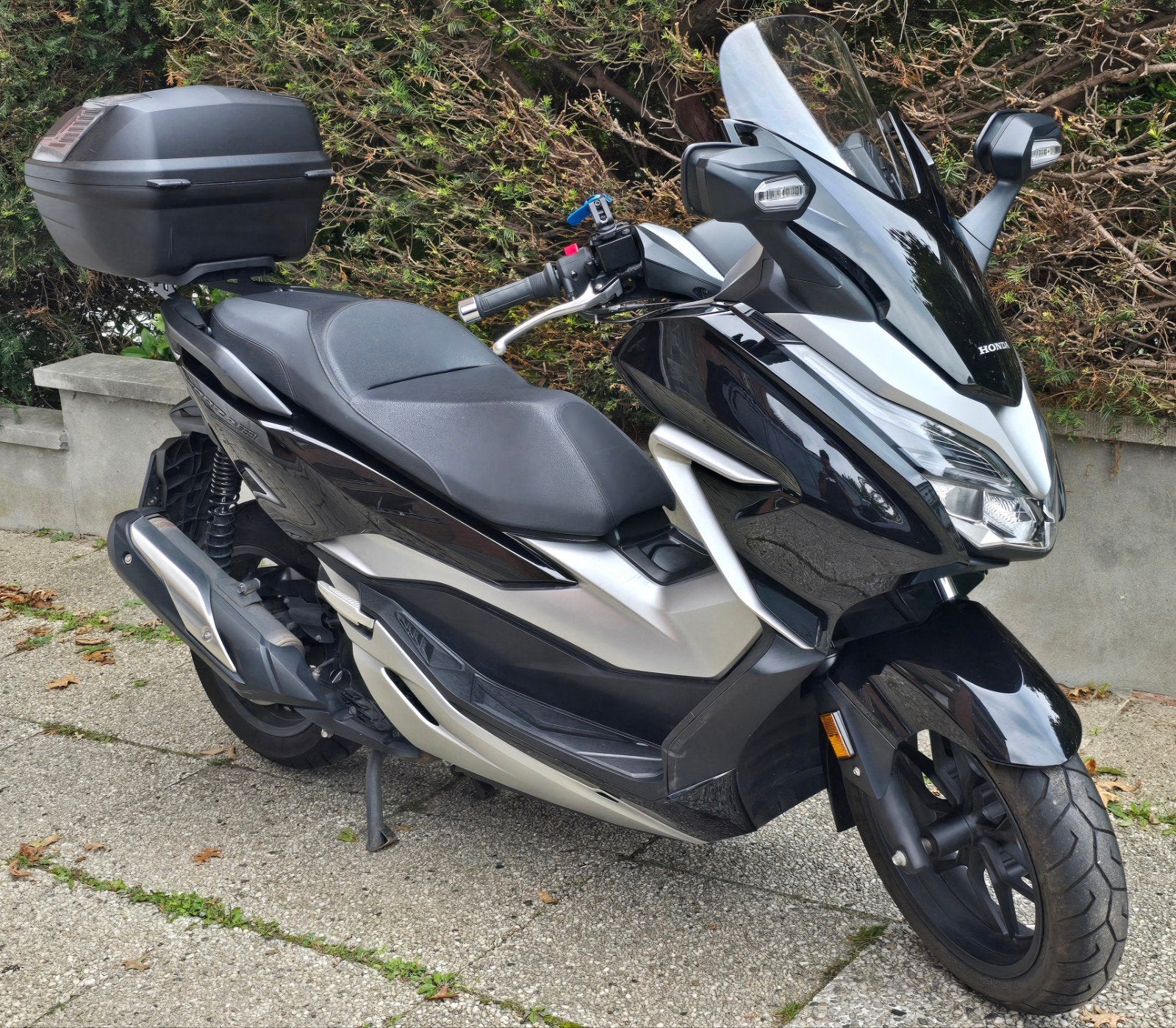 Honda Forza 300 Très bon état 12.700 km - 11/2021, Motoren, ABS, Scooter, 300 cc, Particulier