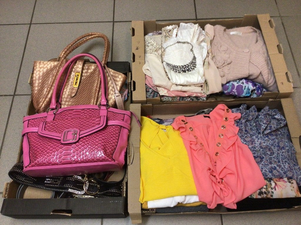 Pack de vêtements/sacs/ceintures, Enlèvement