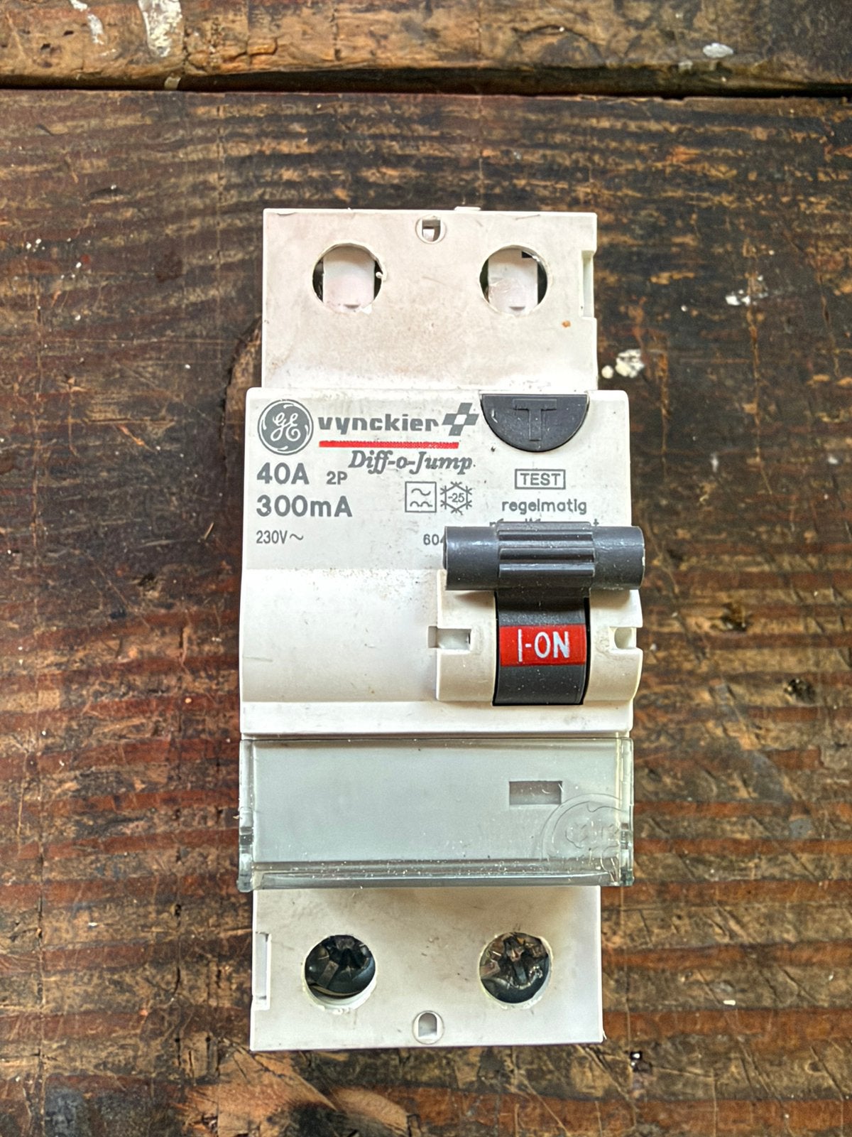 Differentieel 2p/40a/300ma, Doe-het-zelf en Bouw, Ophalen of Verzenden, Gebruikt