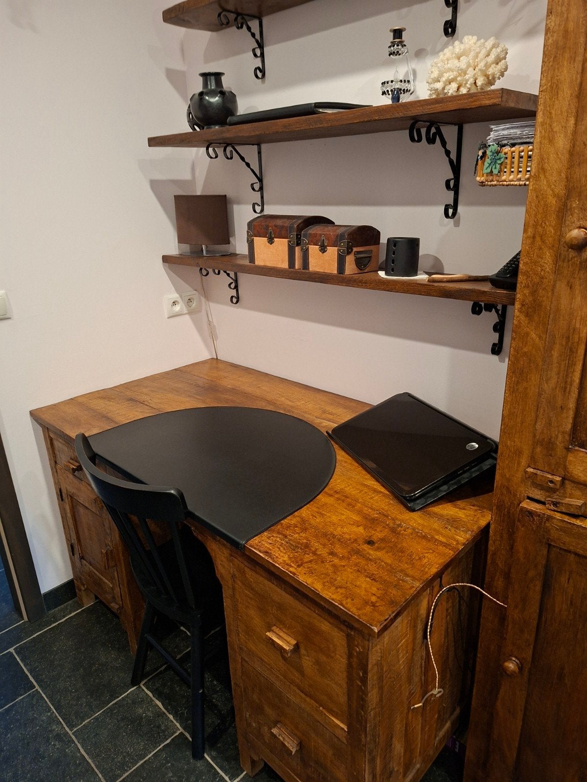 Bureau en  Bureau  kast met legplanken  inbegrepen   vol hou, Huis en Inrichting, Ophalen