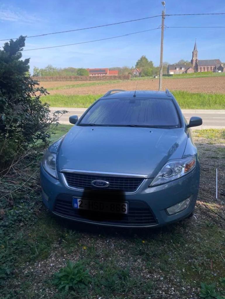 Zeer kwalitatieve en degelijke Ford Mondeo., Blauw, 5 deurs, Particulier, 1990 cc