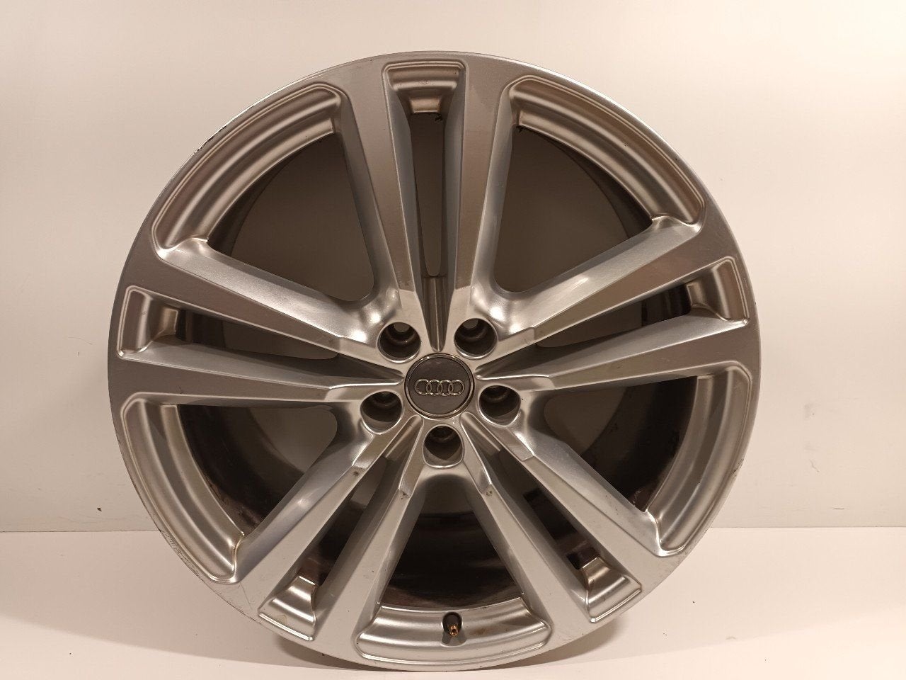 Velg Audi Q7, Auto-onderdelen, Banden en Velgen, Onderdelen@venauto.nl, Van der Ven Autorecycling B.V., Gebruikt, Ettenseweg 76, 4706 PB Roosendaal, The Netherlands