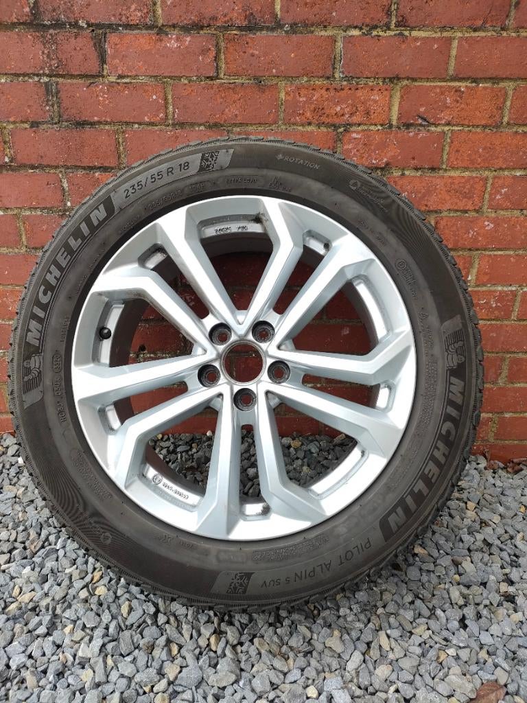 Jeu de pneus hiver MICHELIN 235/55 18 H et jantes., Ophalen, 18 inch, Gebruikt, Banden en Velgen