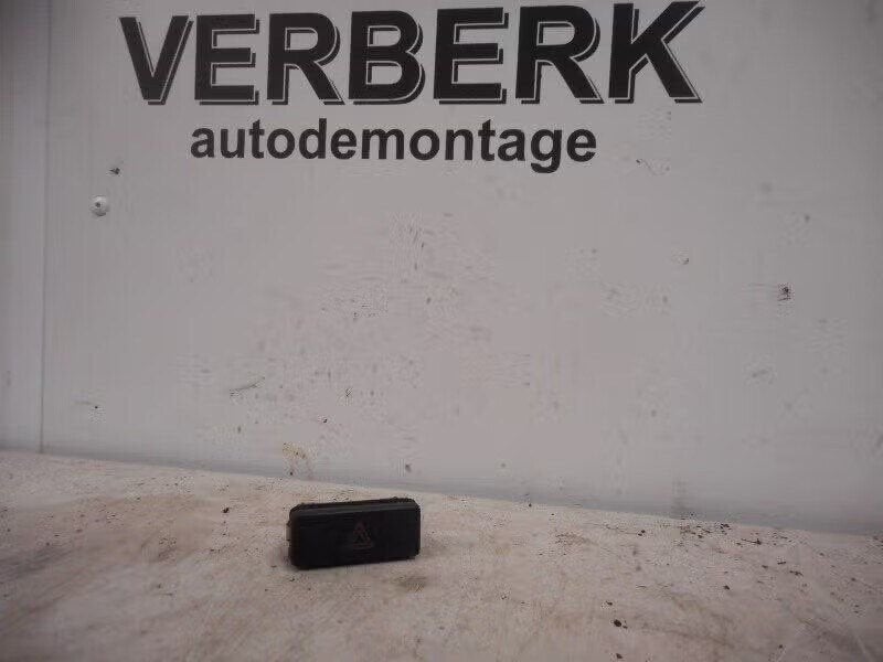ALARMLICHTEN SCHAKELAAR 3 serie (E36 / 2) (61.31-1374220), Gebruikt, Ophalen of Verzenden, Petuelring 130 80809 München, DE, BMW