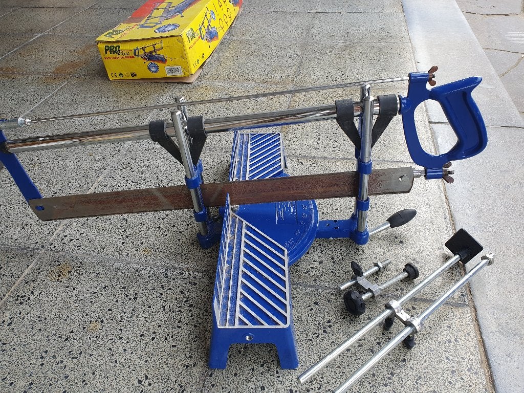 Scie à onglets 550mm, Bricolage & Construction, Outillage | Scies mécaniques, Utilisé, Scie à onglet, Enlèvement ou Envoi