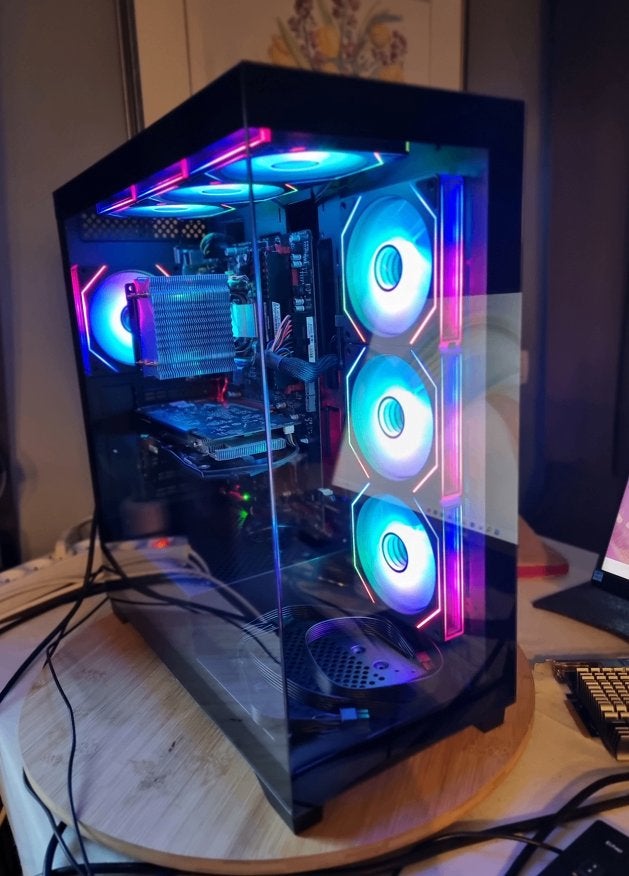 Tour de jeu avec GTX 1080 Ti 11 Go, Comme neuf, AMD Ryzen 7, SSD, 1024 GB