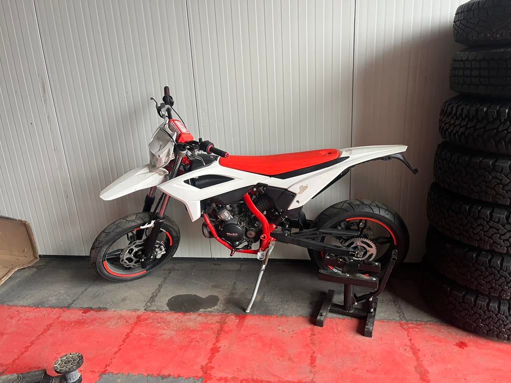 Beta rr50, Fietsen en Brommers, Ophalen, Zo goed als nieuw