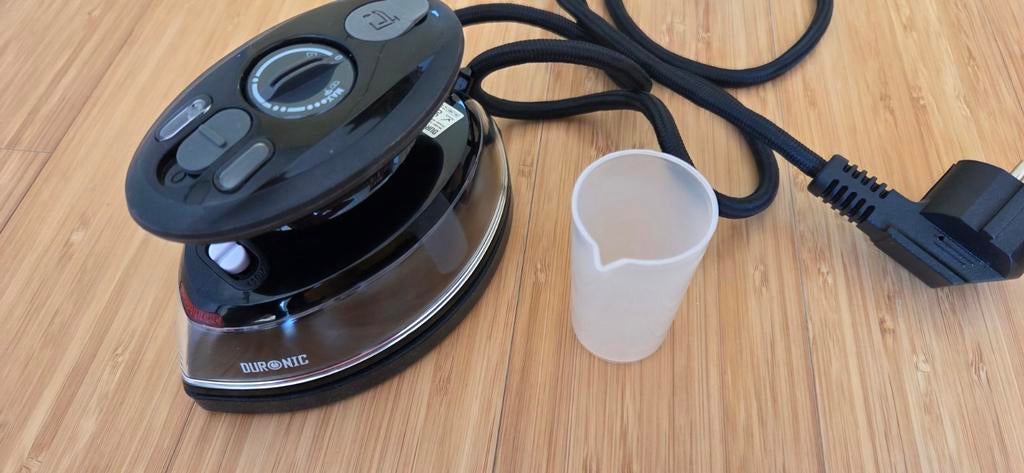 Travel Iron*Fer de voyage*Reisstrijkijzer/Steam/110&220V