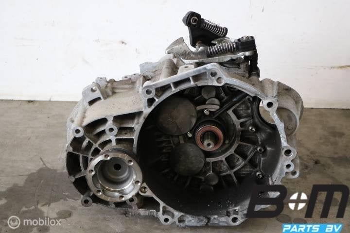 Handgeschakelde 6-bak VW Touran 1T  77890km 02Q300046C, Gebruikt