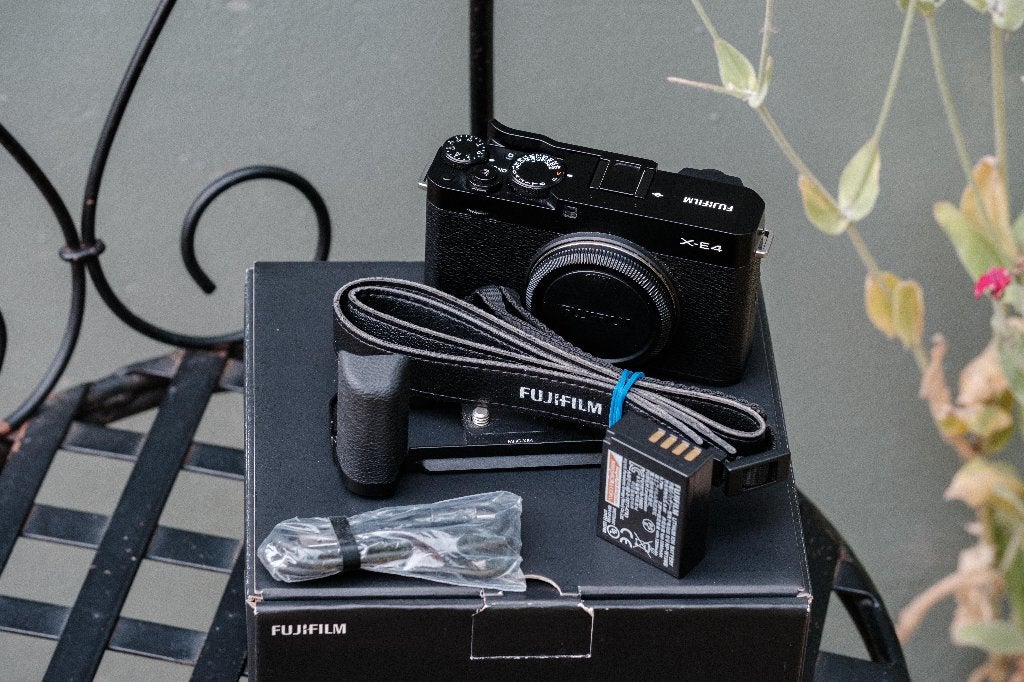 Fujifilm X-E4 1886 déclenchements, TV, Hi-fi & Vidéo, Appareils photo numériques, Comme neuf, Appareil photo hybride, Fujifilm