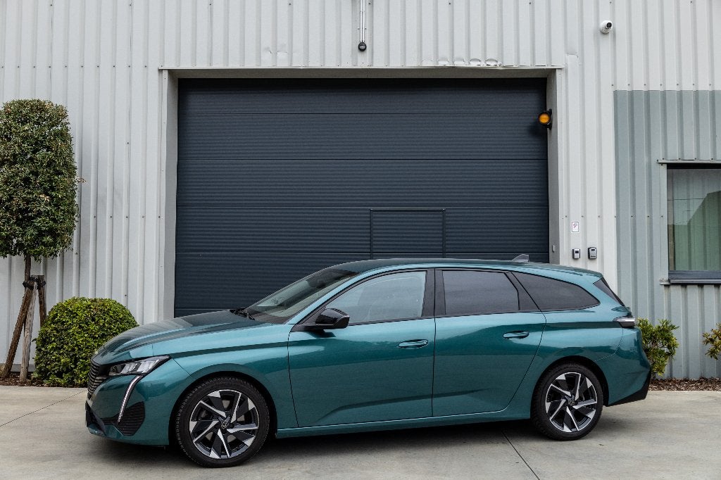 Peugeot 308 Automaat | GPS | Camera | LED | BTW, Auto's, Peugeot, Euro 6, 5 deurs, Te koop, BTW verrekenbaar