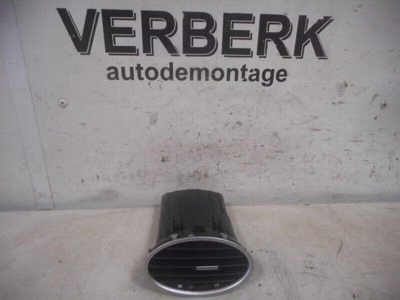 DASHBOARD LUCHTROOSTER MIDDEN Ford Focus 2 (01-2004/09-2012), Gebruikt, Ophalen of Verzenden, Henry-Ford-Straße 1 50735 Köln, DE