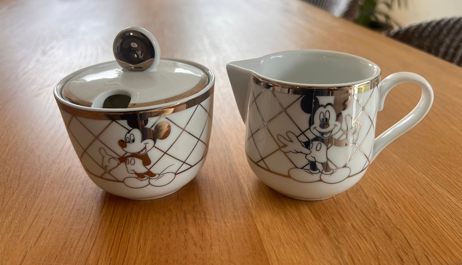 Melkkan en suikerpot Disney Mickey Mousse, Verzamelen, Ophalen of Verzenden, Mickey Mouse, Zo goed als nieuw, Servies