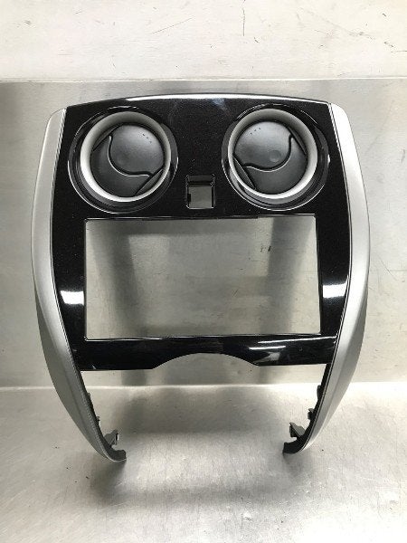 DIVERS Radio omlijsting Nissan Note (E12) (|682603VV0A|), Utilisé, Nissan
