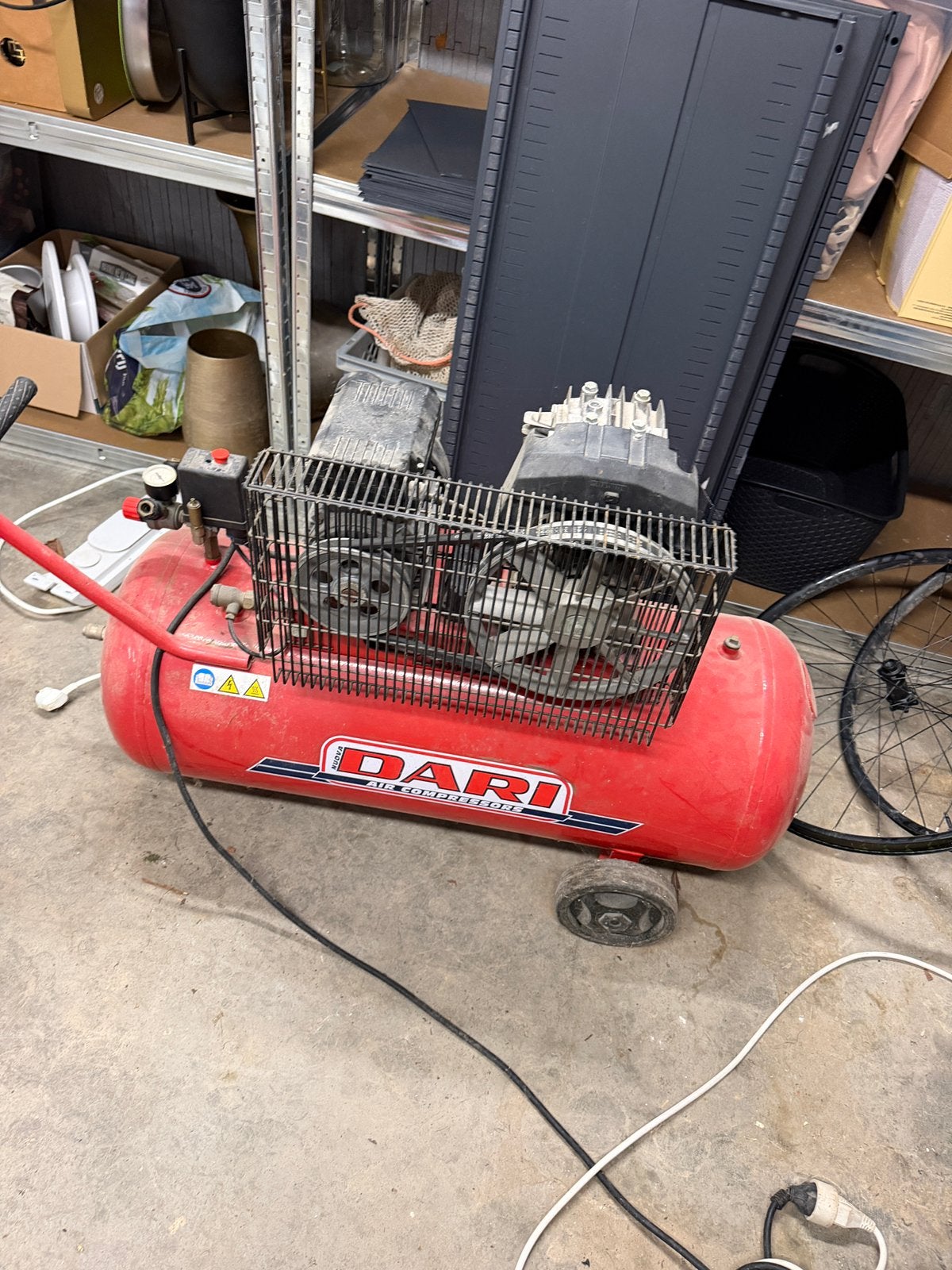 Compresseur de voiture -100L - 10 bar, Bricolage & Construction, Compresseurs, 25 à 100 litres, Enlèvement, Utilisé, 6 à 10 bars