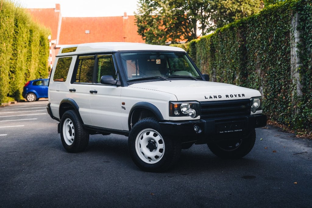 Land Rover Discovery 2 // facelift // manueel // topstaat, Auto's, Stof, Beige, Wit, Bedrijf
