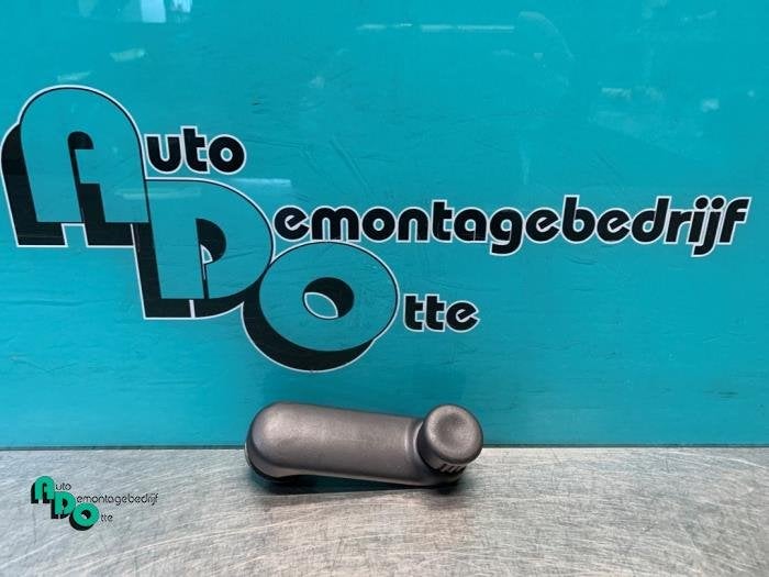 Manivelle de vitre d'un Renault Clio (Clio 3 06-), Renault, -, 3 mois de garantie, Utilisé