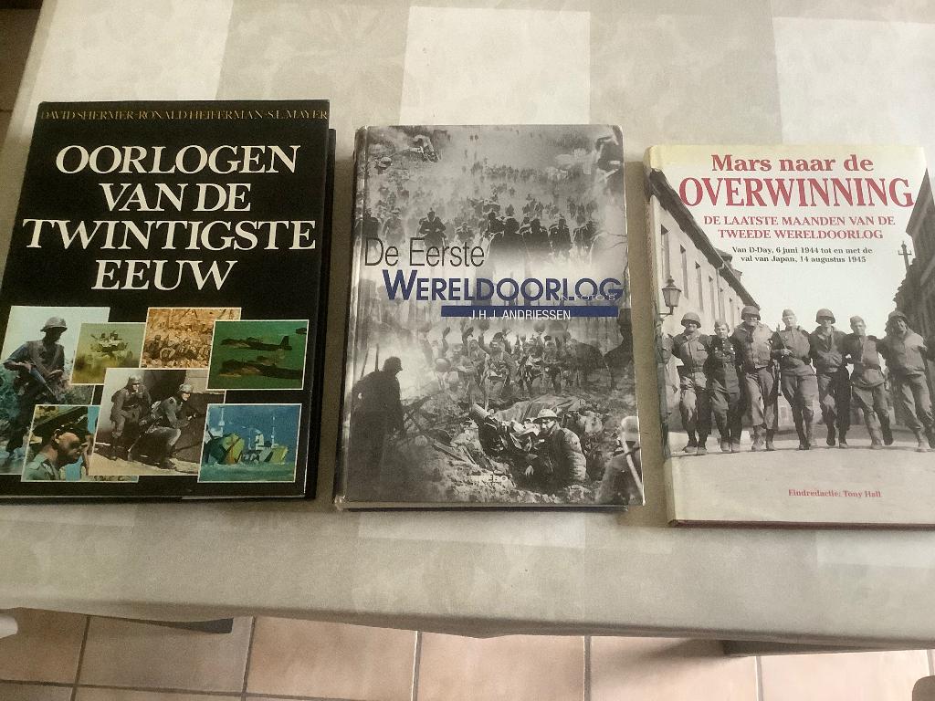 6 oorlogsboeken, Ophalen of Verzenden, Tweede Wereldoorlog, Gelezen