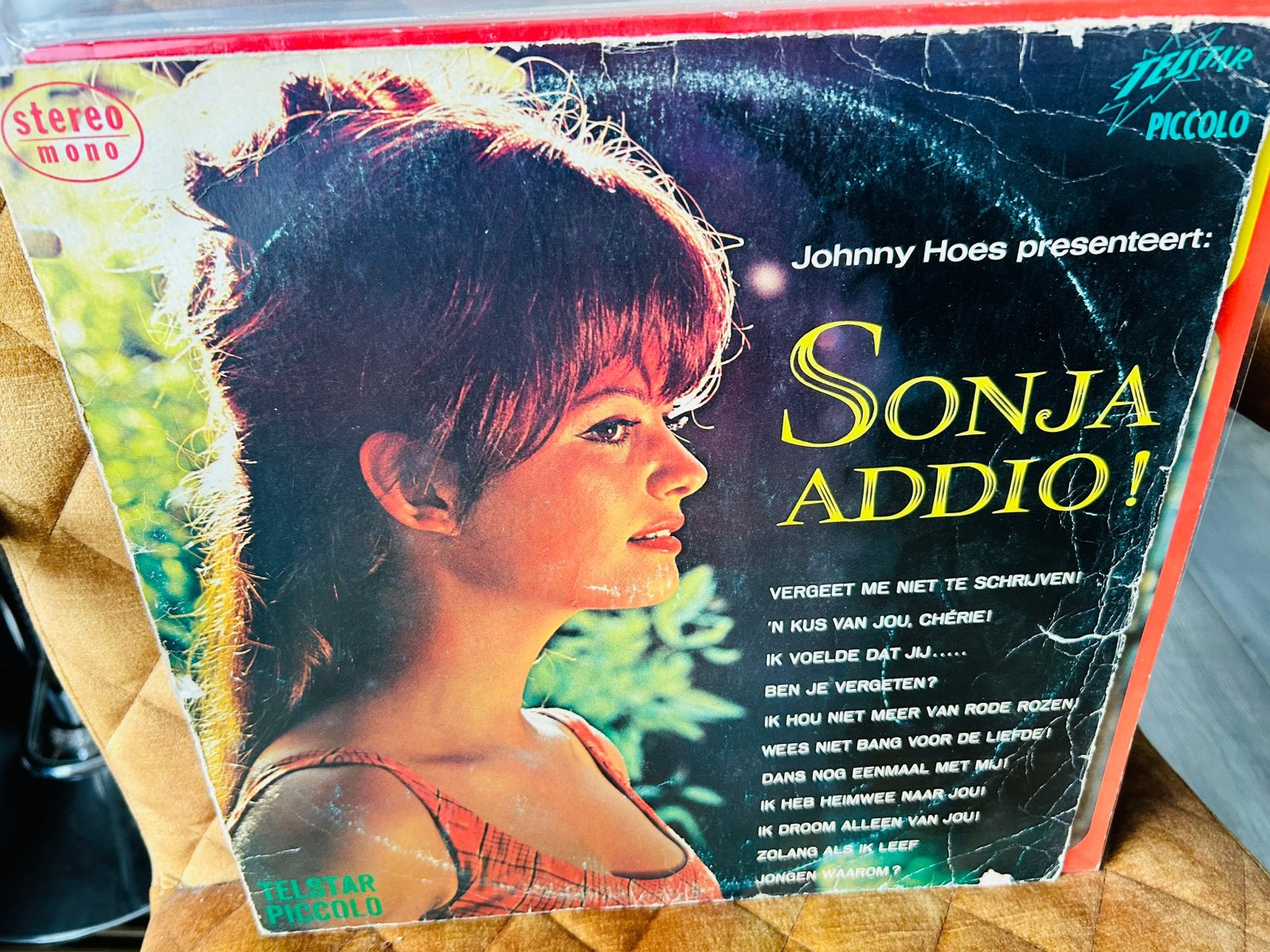 Johnny Hoes Presenteert: Sonja Addio!, Ophalen of Verzenden, Zo goed als nieuw
