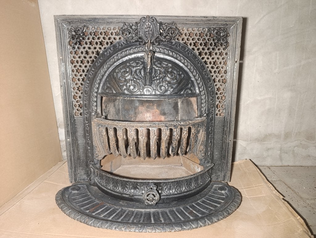 Antieke gietijzeren haardkorf met schouwplaat - Brocante, Huis en Inrichting, Ophalen of Verzenden, Zo goed als nieuw, Inzethaard