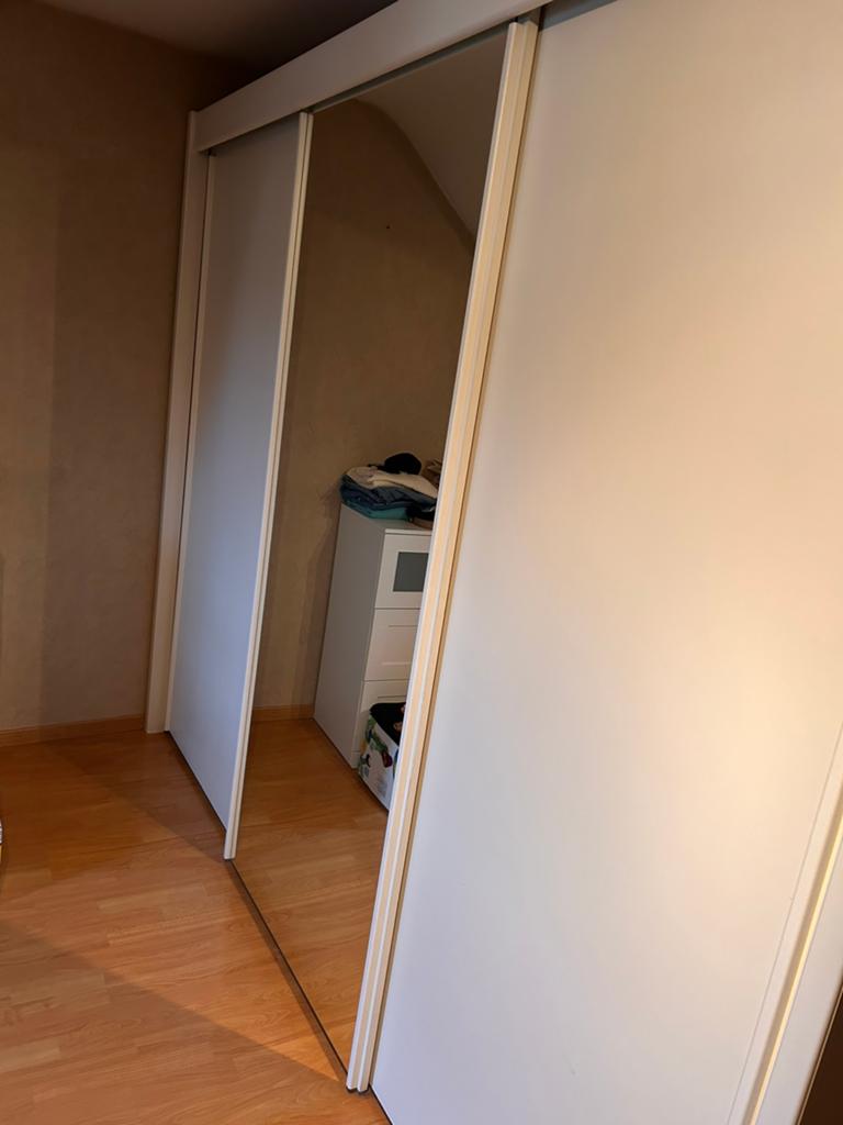 Kleerkast, Ophalen, Met deur(en), Gebruikt, 200 cm of meer