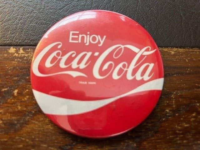 Miroir de poche Coca-Cola des années 1970 ou 1980, Enlèvement